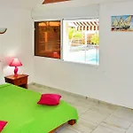 Sunny, 4-Bedroom House In Saint Francois With A Swimming Pool And Terr