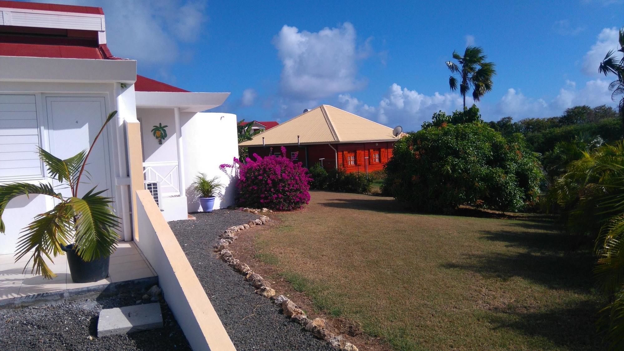 Sunny, 4-bedroom House In Francois With A Swimming Pool And Terr Apartment