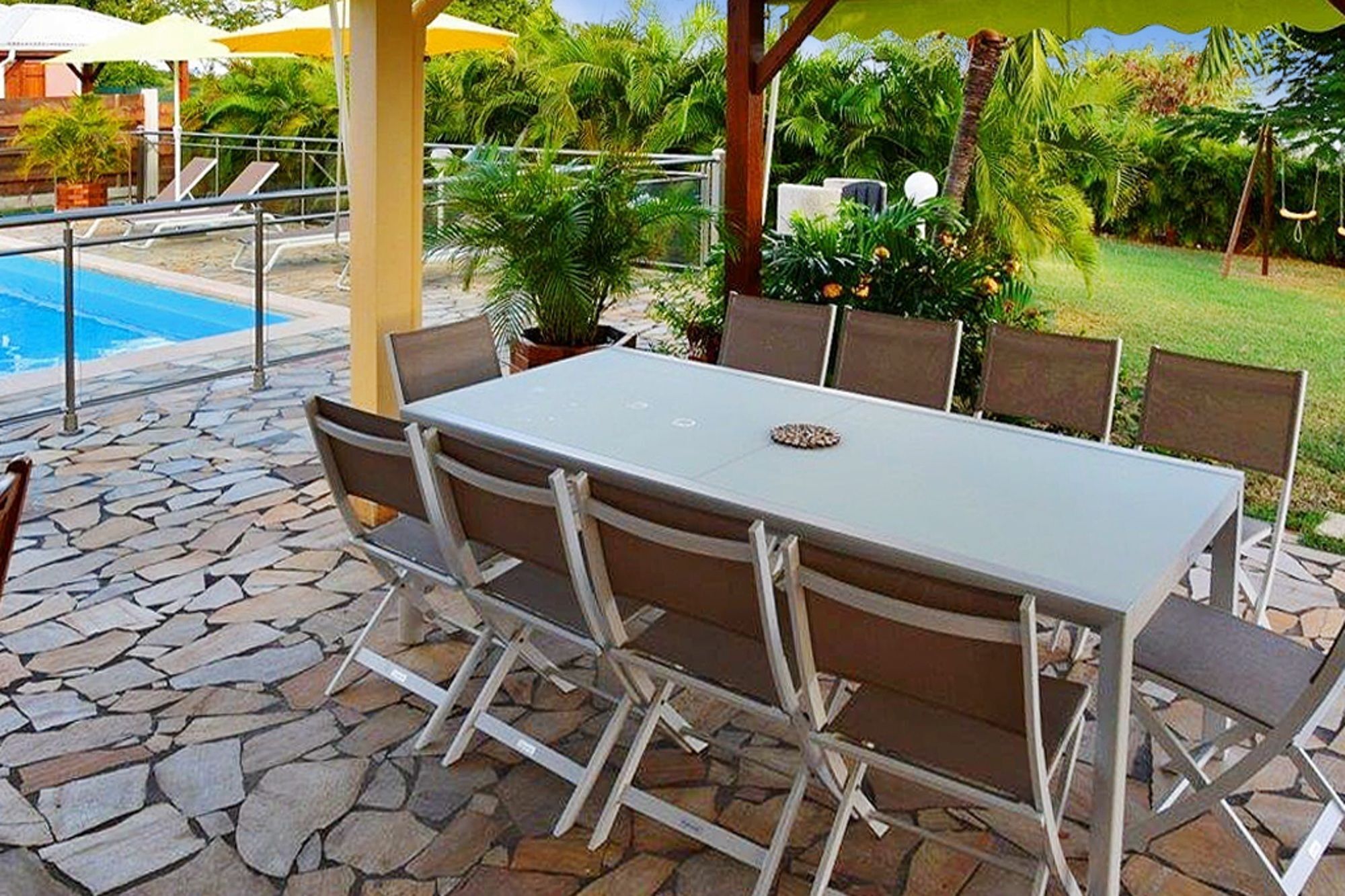 Sunny, 4-bedroom House In Francois With A Swimming Pool And Terr *