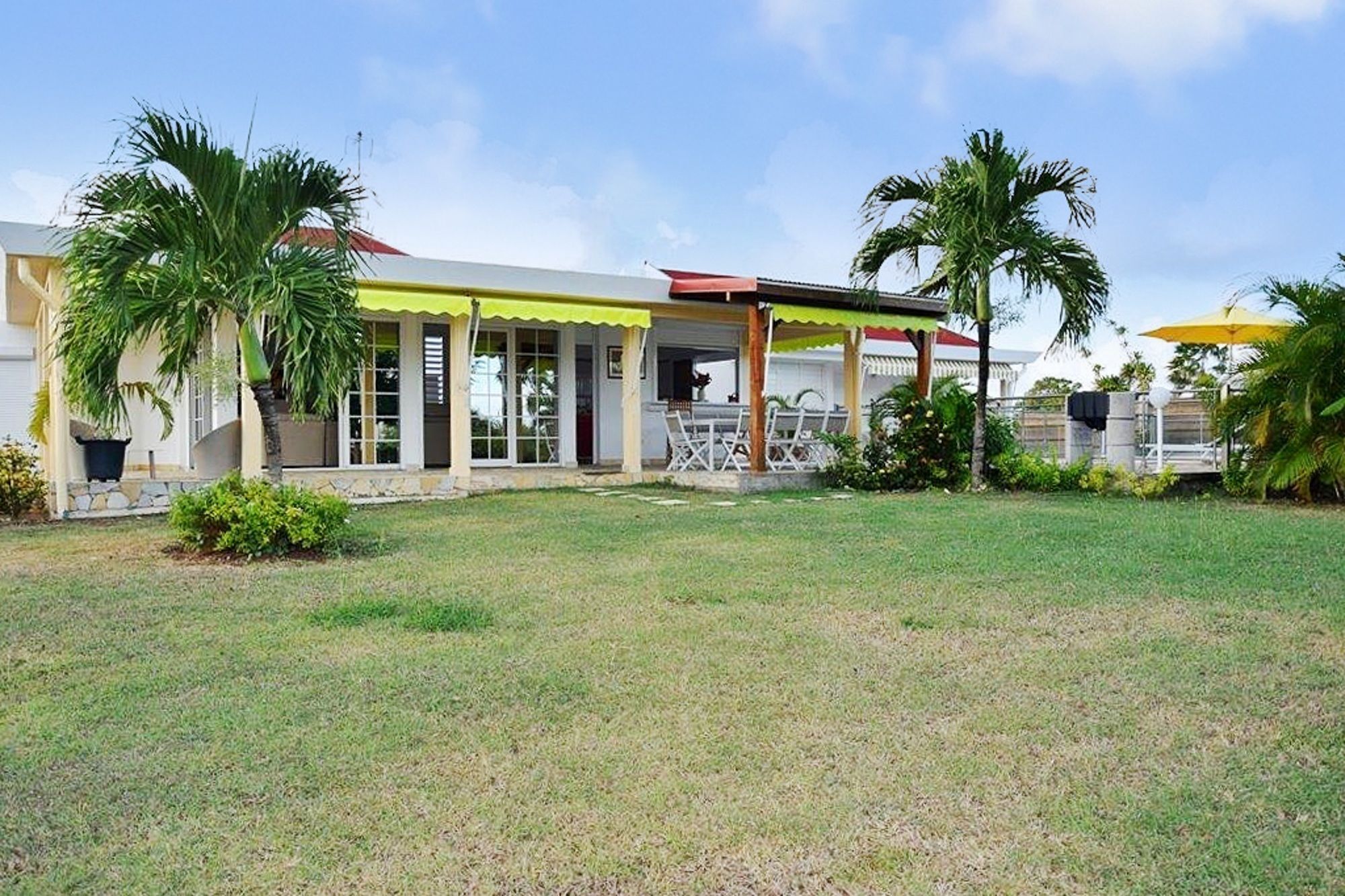 Sunny, 4-bedroom House In Francois With A Swimming Pool And Terr